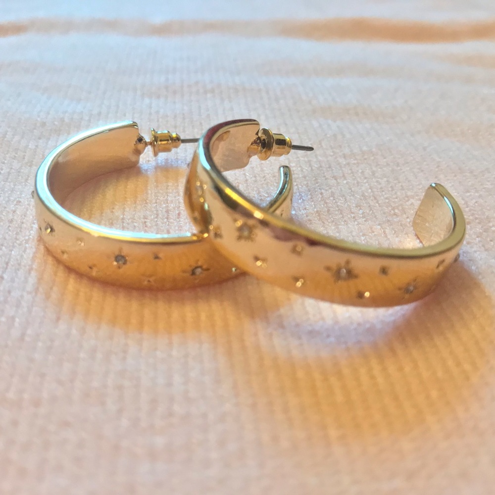 Gold star hoop earrings